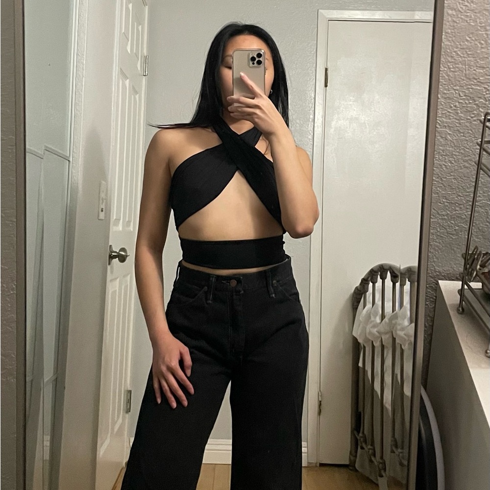 TIGERMIST BLACK CROSSOVER HALTER TOP